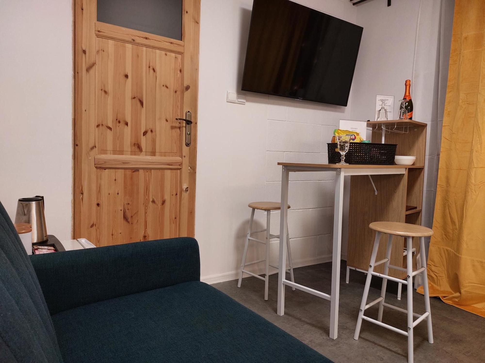 Flores Apartament Katoviçe Oda fotoğraf