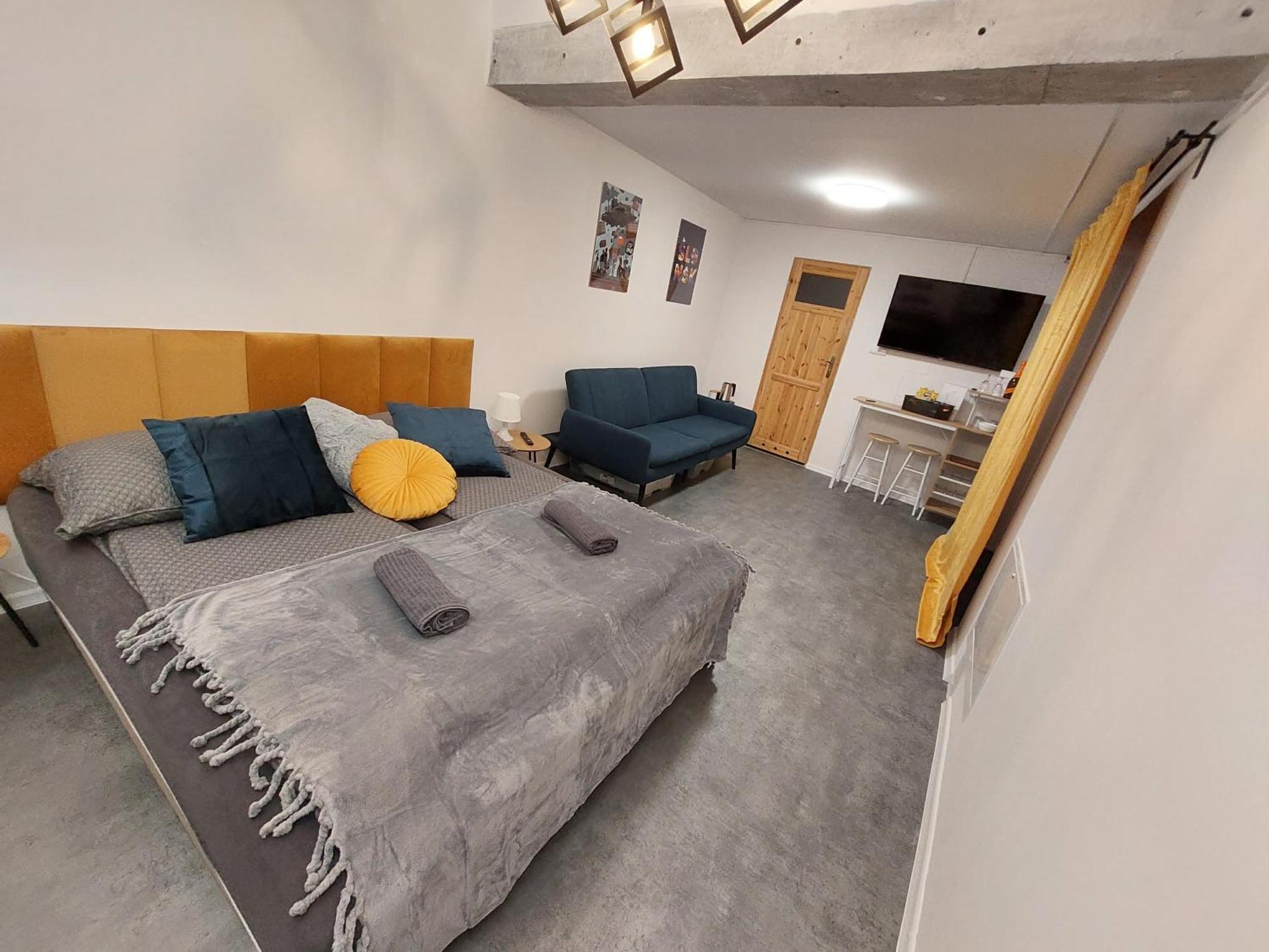 Flores Apartament Katoviçe Oda fotoğraf