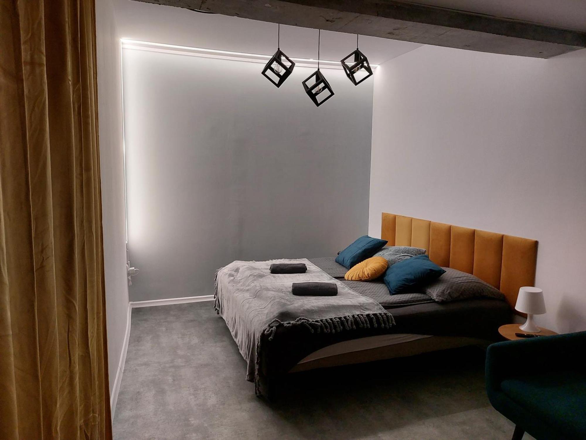 Flores Apartament Katoviçe Oda fotoğraf
