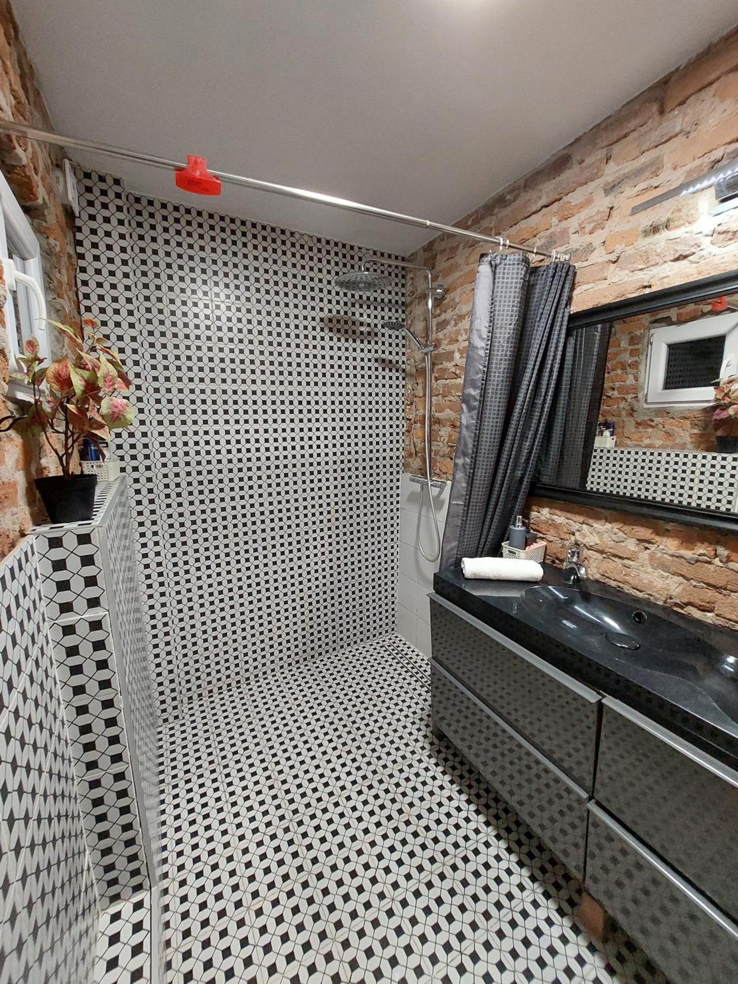 Flores Apartament Katoviçe Oda fotoğraf